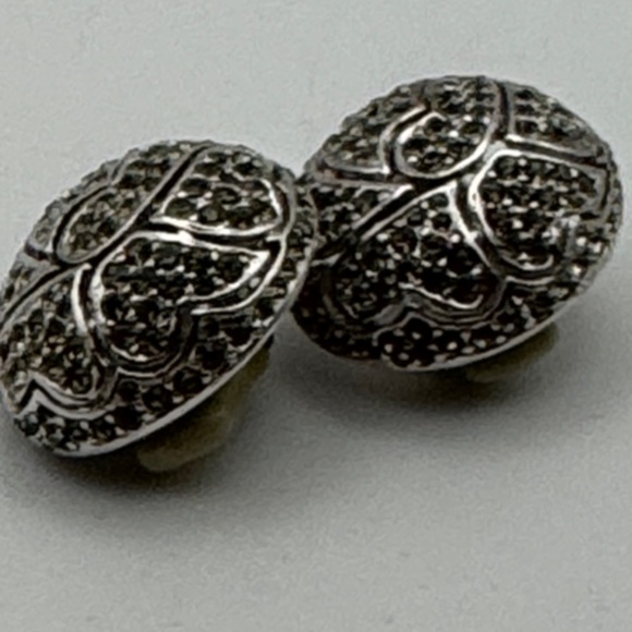 1970s Vintage Ciner clip-on earrings - Picture 7 of 12